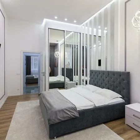 Royal Art-apartment On Skoryka 26 * Lviv