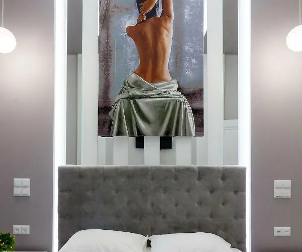 Апартаменти Royal Art-apartment On Skoryka 26