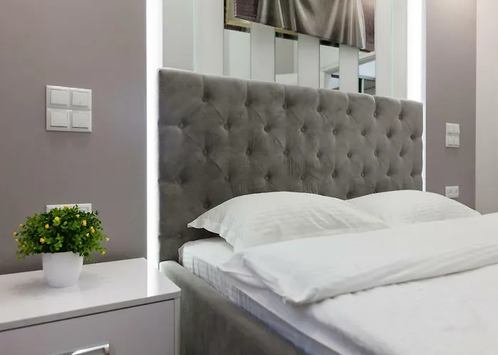 Royal Art-apartment On Skoryka 26 Апартаменти