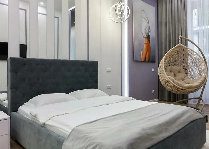 Royal Art-apartment On Skoryka 26 شقة